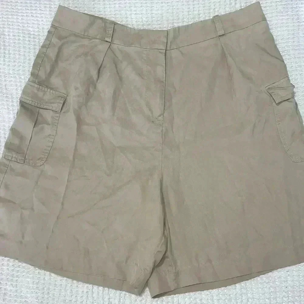 Calvin Klein Woman’s Tan Shorts Z4